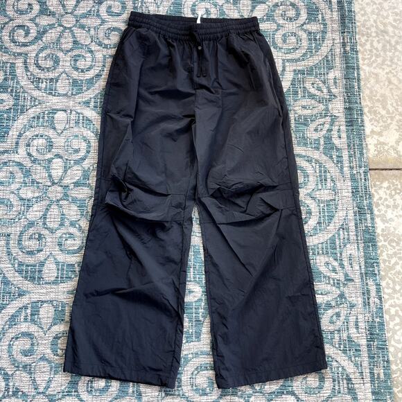 Fabletics Windbreaker Cargo Pants Women's Black Drawstring - Size XL - Picture 2 of 11